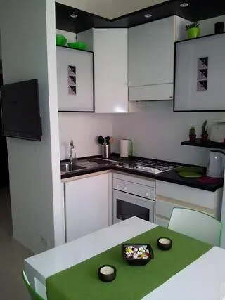 The Green Wall Apartment Lido di Ostia